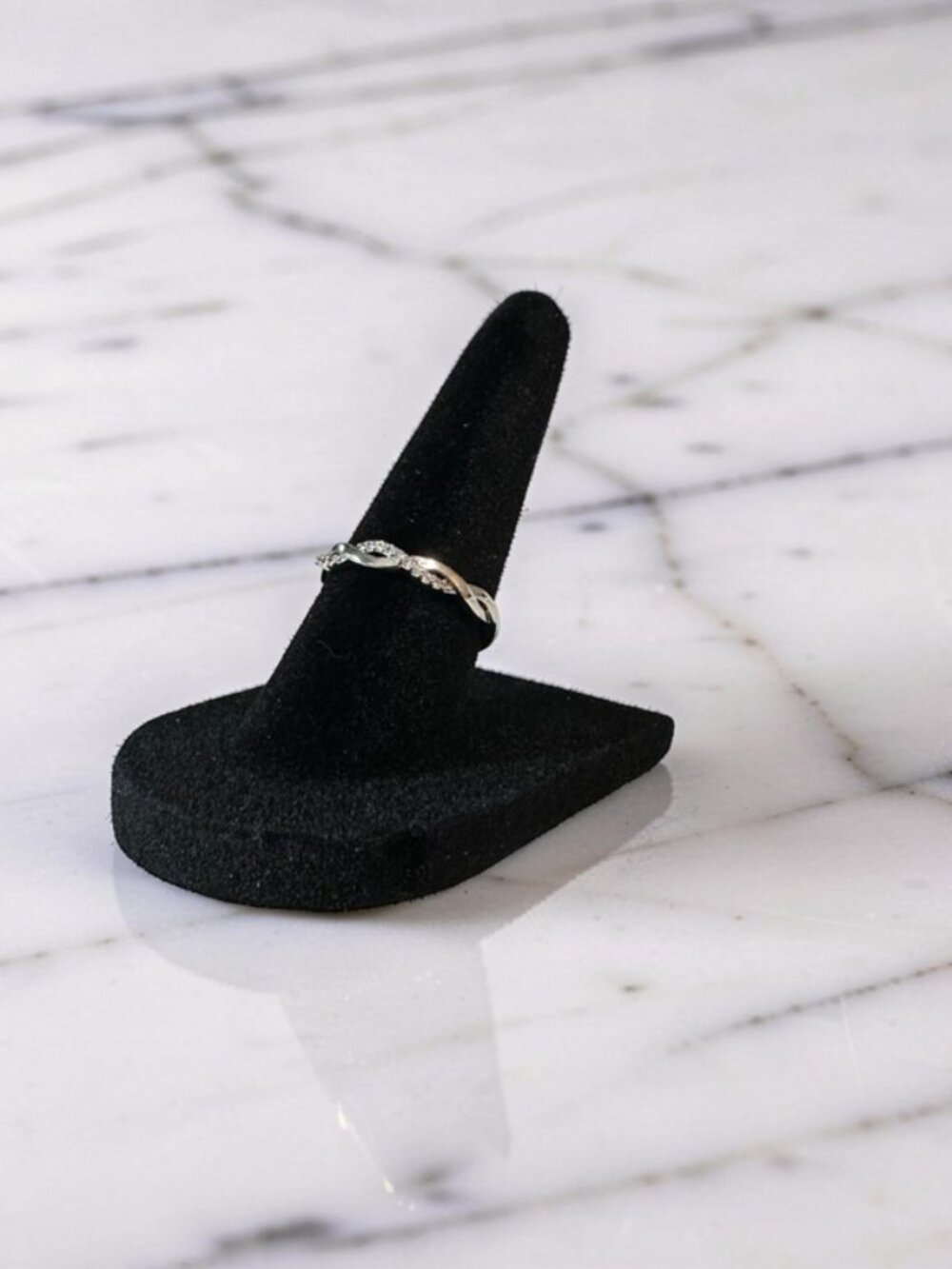 ✨ Dainty White Gold Eternity Ring - Twisted Rope & CZ - Size 5.75 ✨
